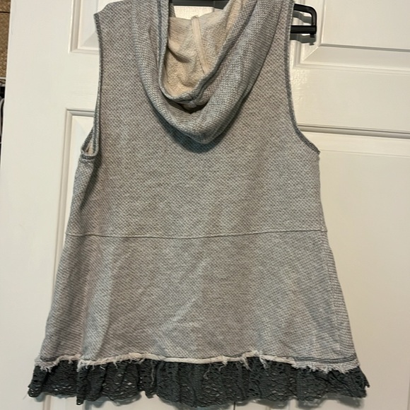 ODDY cream and gray hooded vest - Picture 3 of 5